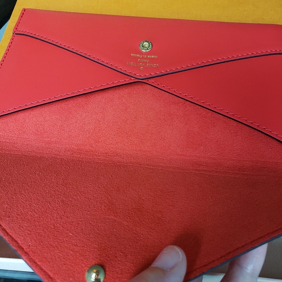 Louis Vuitton Veau Cachemire Envelope Pouch Red - Picture 5 of 8
